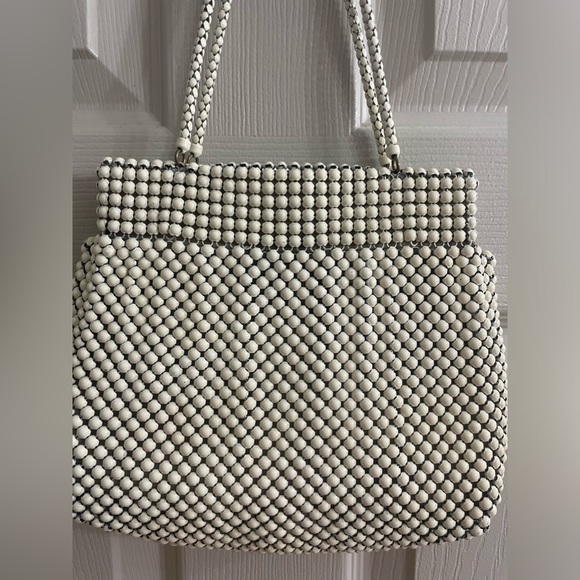 Vintage Whiting & Davis Ivory Alumesh 1940’s Handbag. - Picture 5 of 11